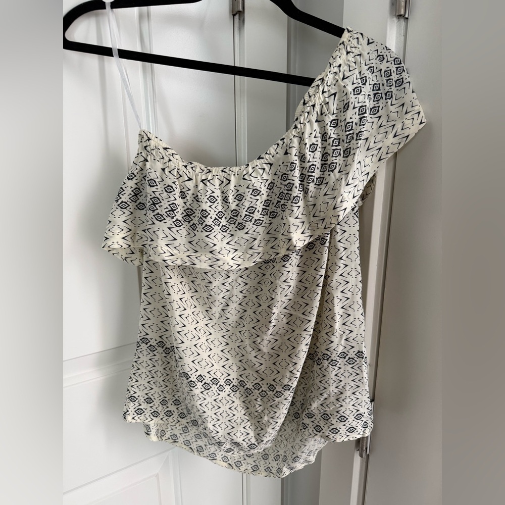 Velvet by Graham & Spencer Cream One-Shoulder Printed Camisole